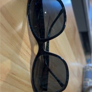 Stylish Vera Bradley Black Sunglasses